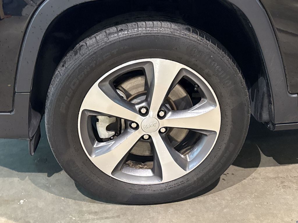 Thumbnail: 2022 Jeep Cherokee - 8