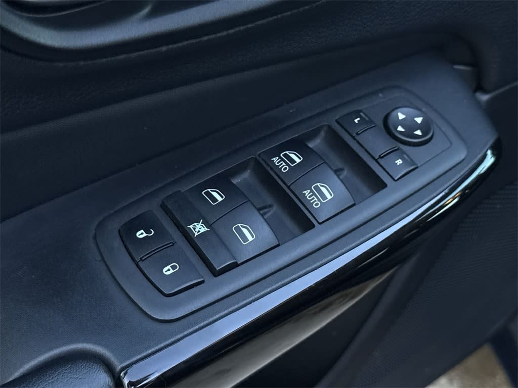 Thumbnail: 2023 Jeep Cherokee - 25