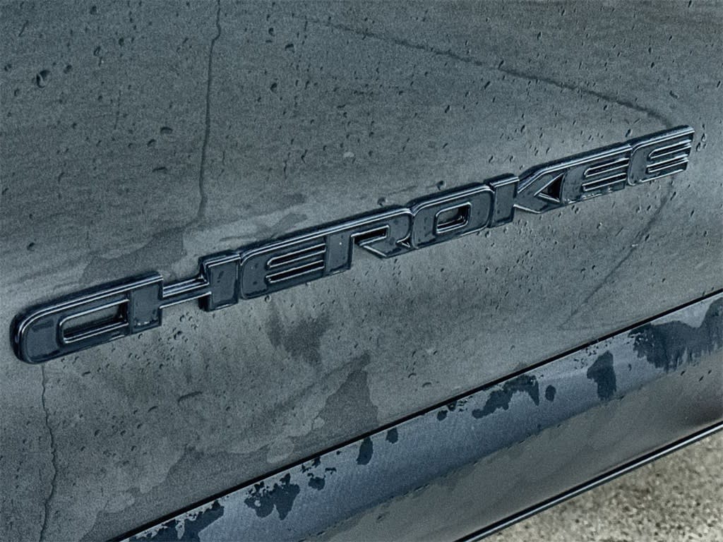Thumbnail: 2023 Jeep Cherokee - 20