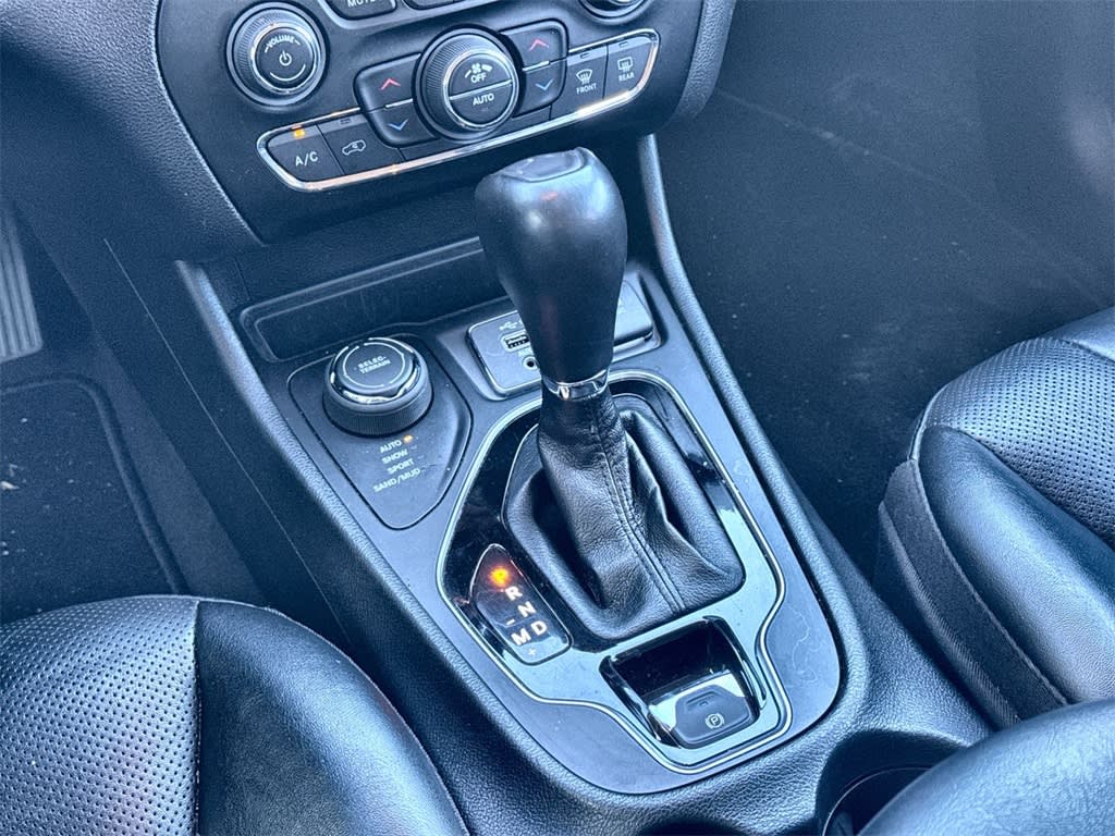 Thumbnail: 2023 Jeep Cherokee - 15