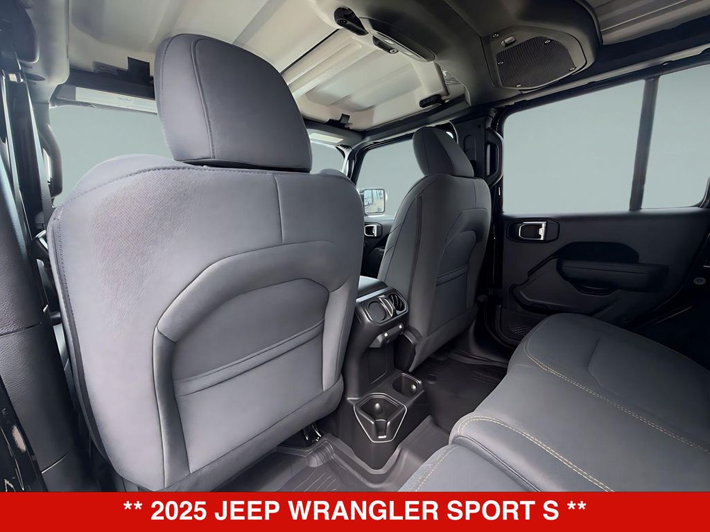 Thumbnail: 2025 Jeep Wrangler - 11