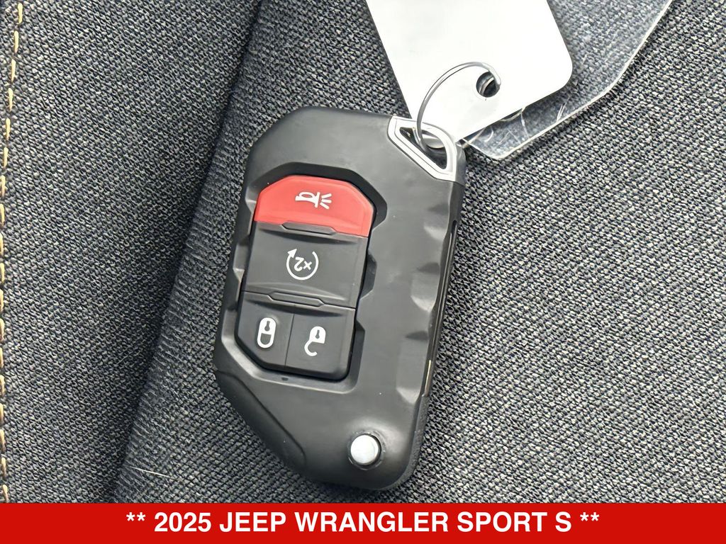 Thumbnail: 2025 Jeep Wrangler - 18
