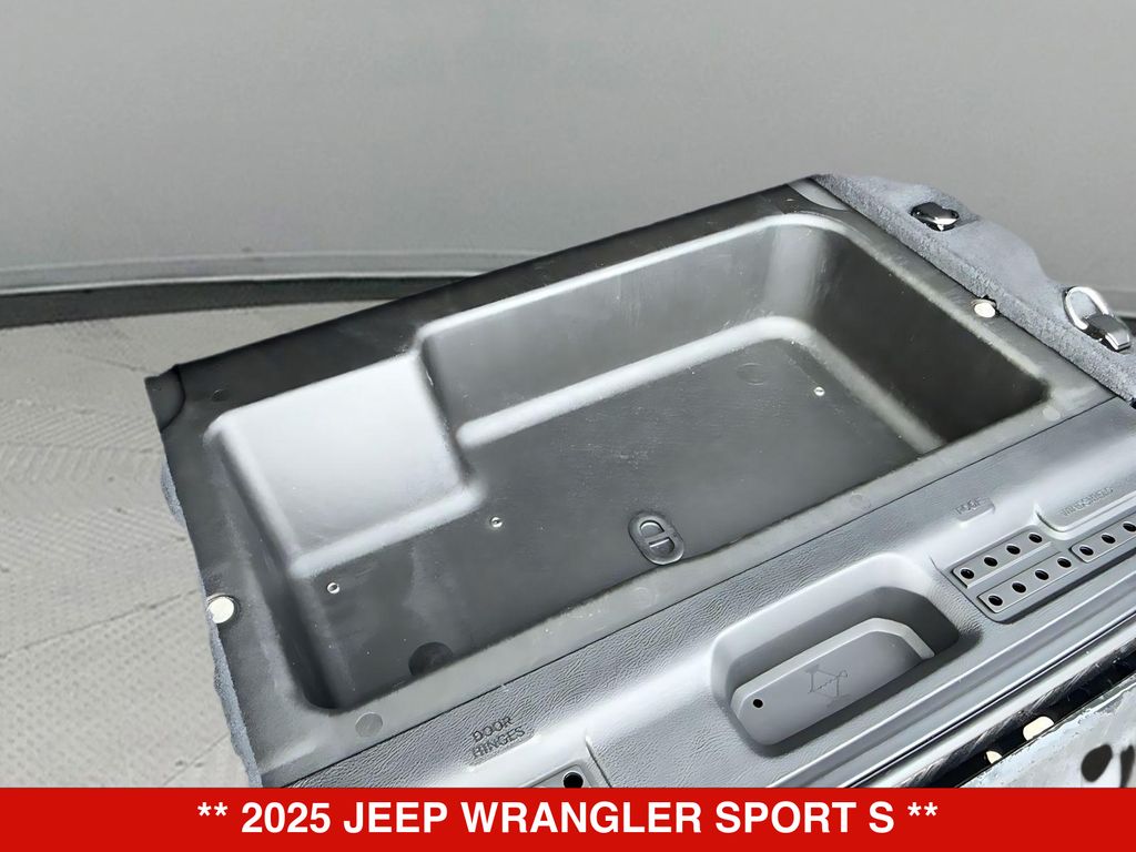 Thumbnail: 2025 Jeep Wrangler - 23