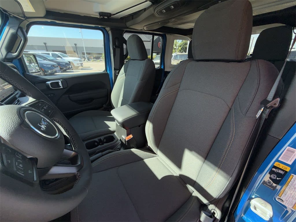 Thumbnail: 2025 Jeep Wrangler - 10