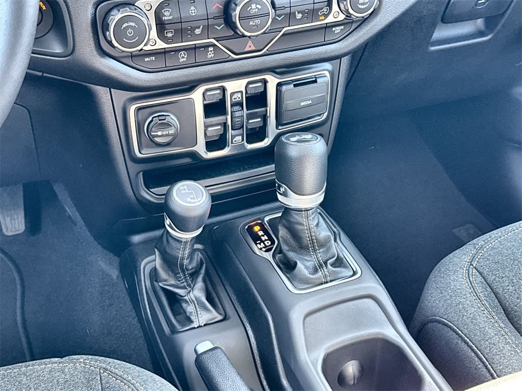 Thumbnail: 2025 Jeep Wrangler - 15