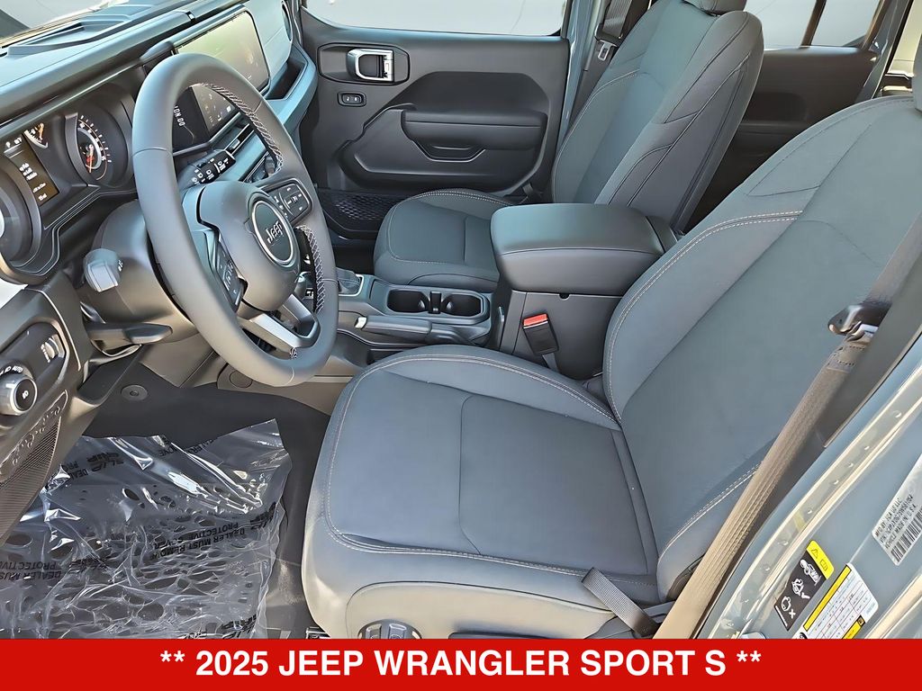 Thumbnail: 2025 Jeep Wrangler - 9