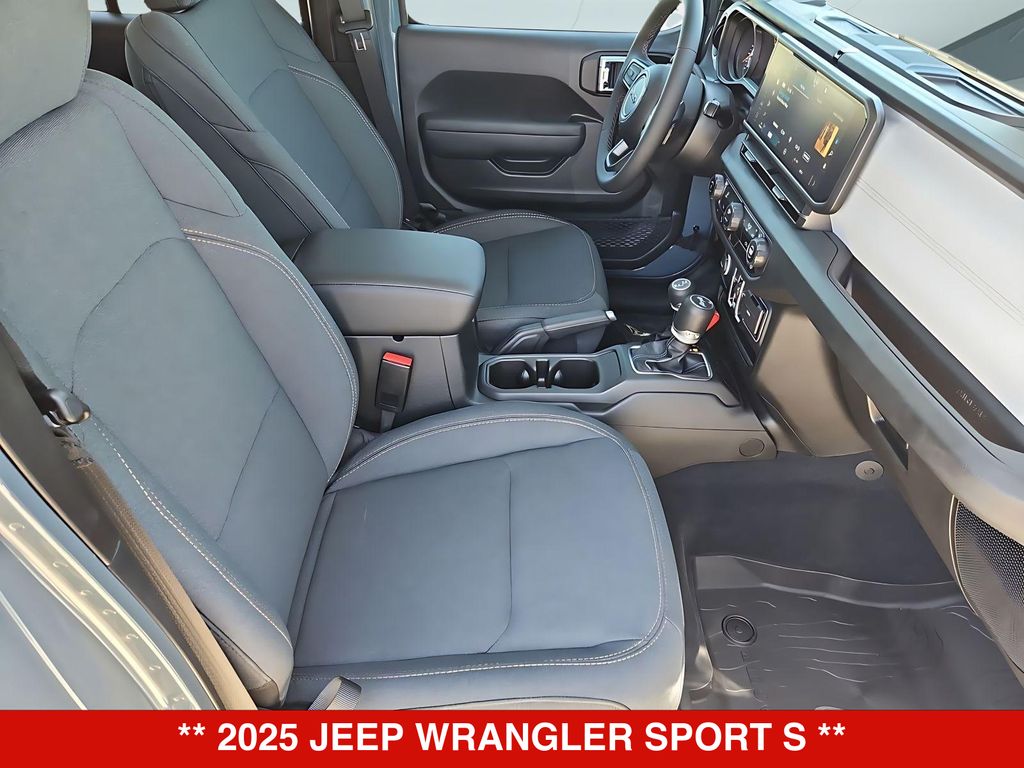 Thumbnail: 2025 Jeep Wrangler - 10