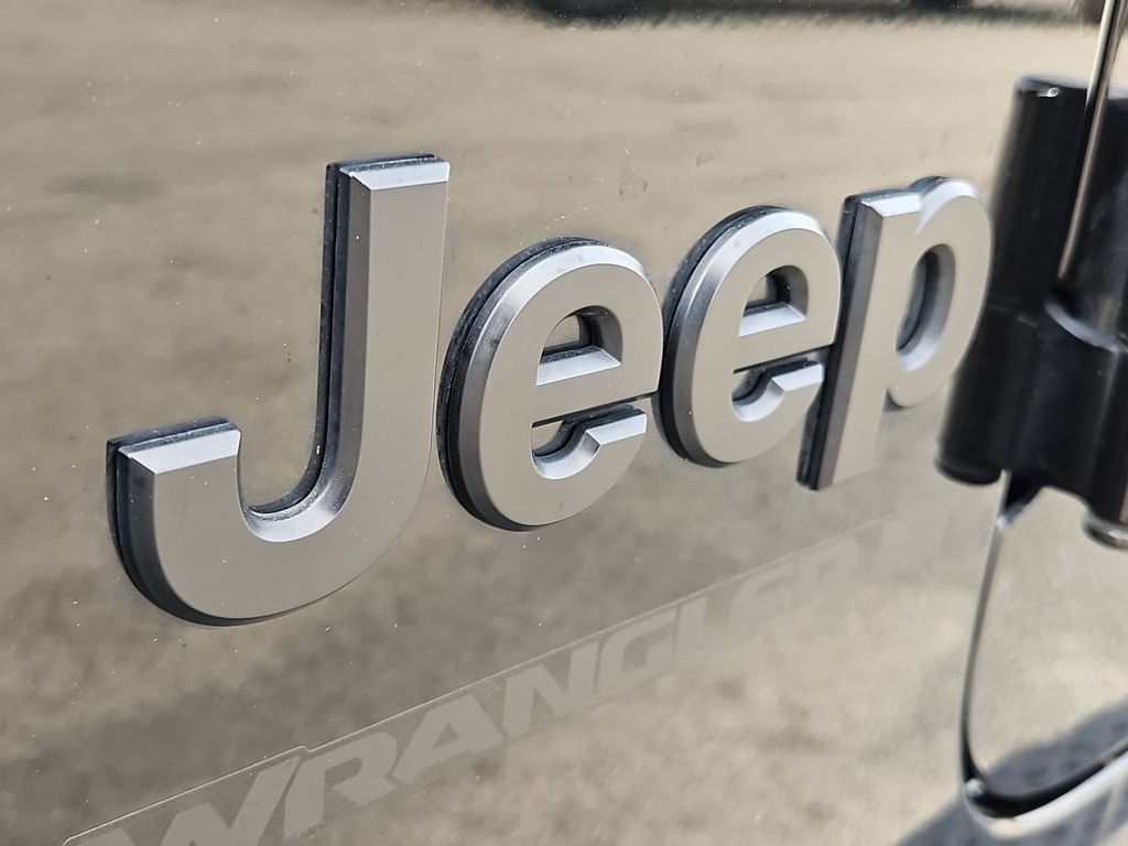 Thumbnail: 2024 Jeep Wrangler - 23