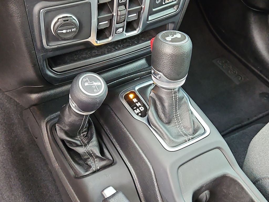 Thumbnail: 2024 Jeep Wrangler - 15