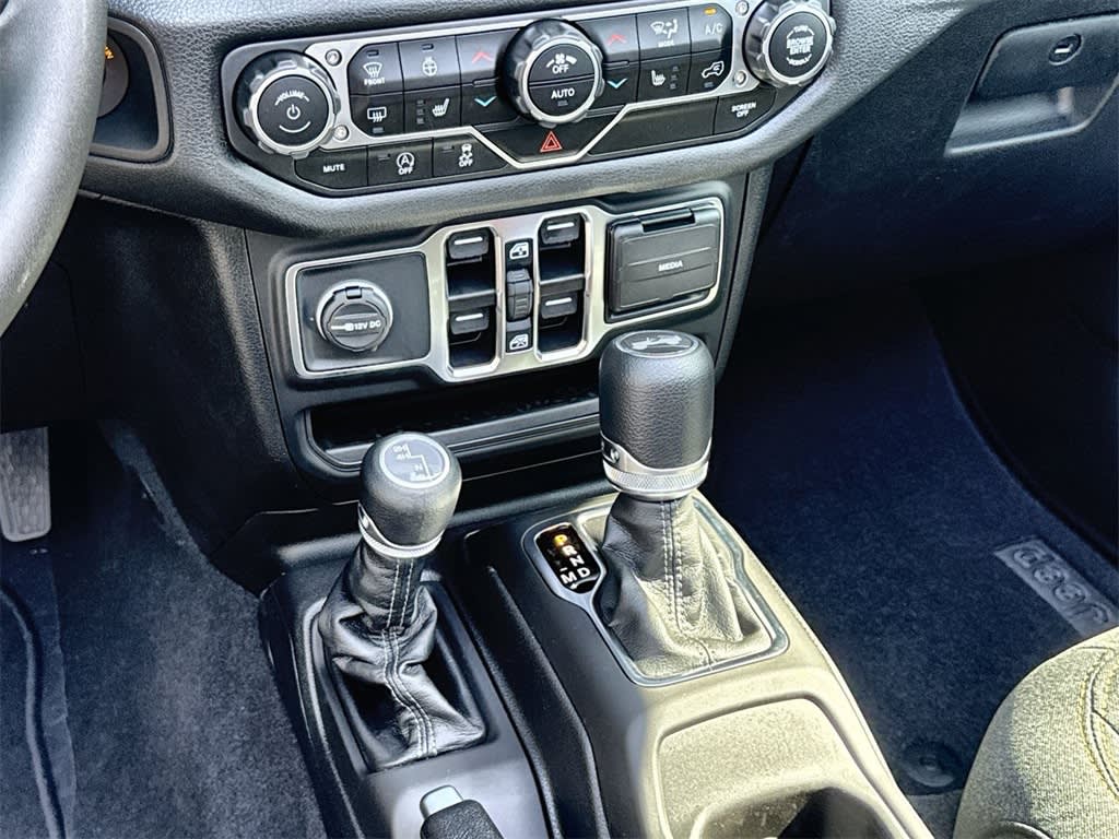 Thumbnail: 2025 Jeep Wrangler - 15