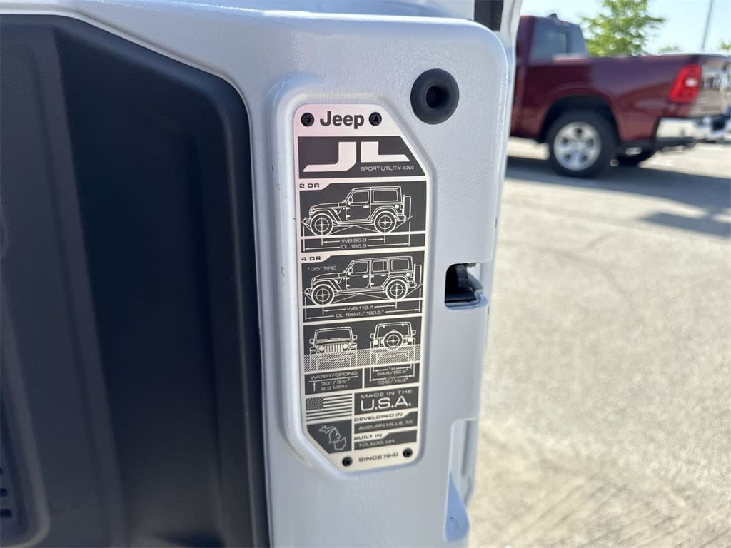 Thumbnail: 2025 Jeep Wrangler - 18