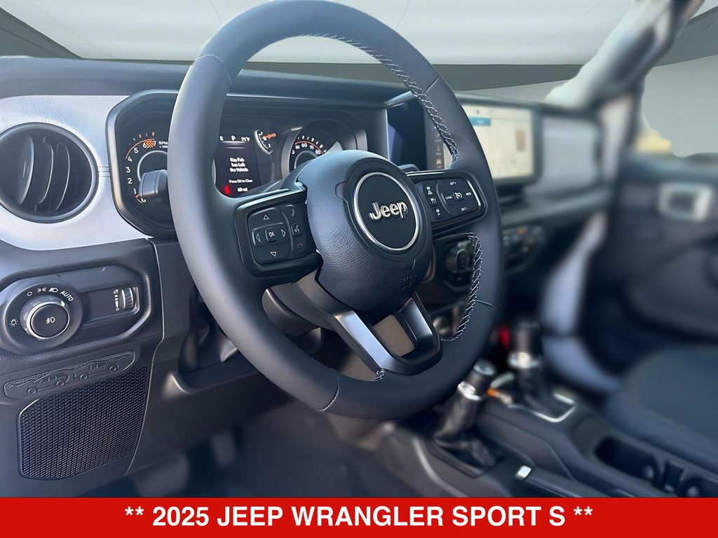 Thumbnail: 2025 Jeep Wrangler - 2