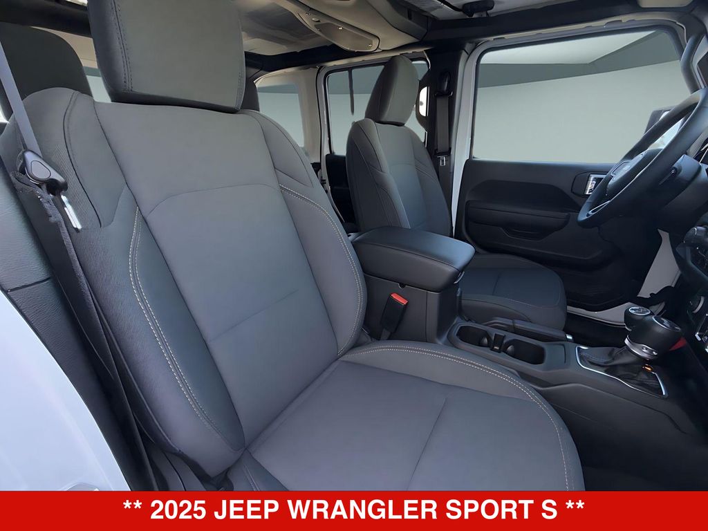 Thumbnail: 2025 Jeep Wrangler - 11