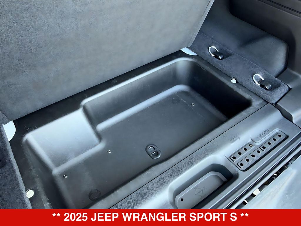 Thumbnail: 2025 Jeep Wrangler - 23