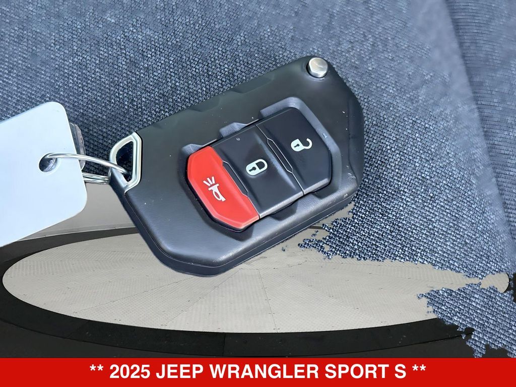 Thumbnail: 2025 Jeep Wrangler - 18