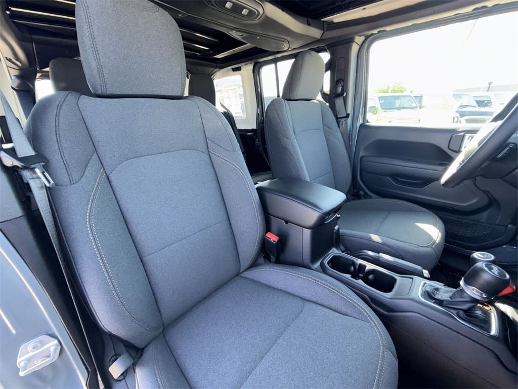 Thumbnail: 2025 Jeep Wrangler - 13