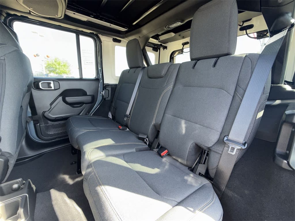 Thumbnail: 2025 Jeep Wrangler - 23