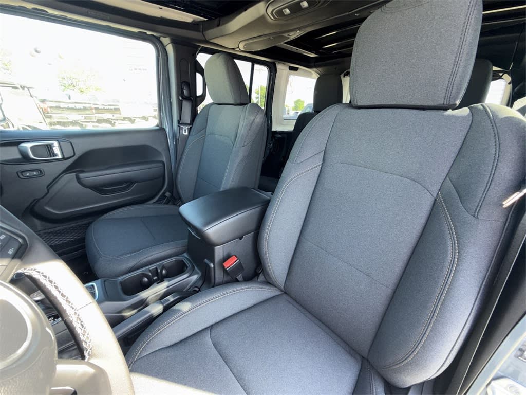 Thumbnail: 2025 Jeep Wrangler - 12