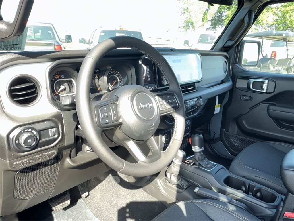 Thumbnail: 2025 Jeep Wrangler - 3