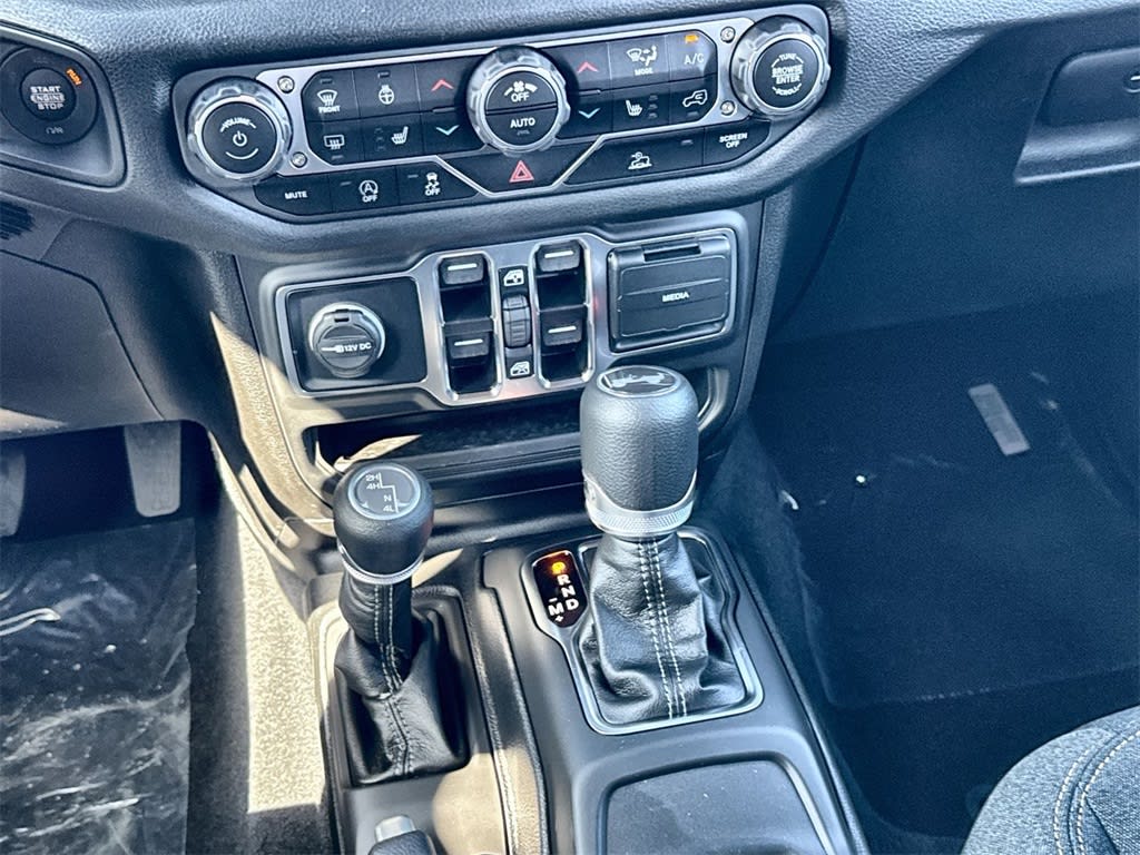 Thumbnail: 2025 Jeep Wrangler - 17