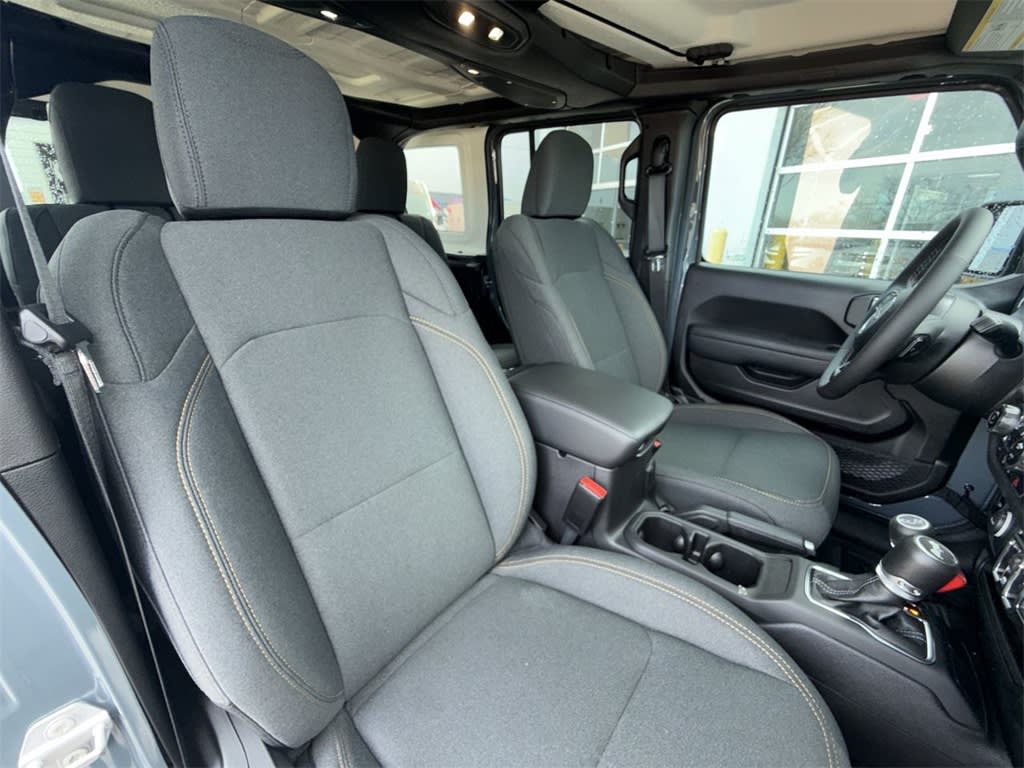 Thumbnail: 2025 Jeep Wrangler - 22