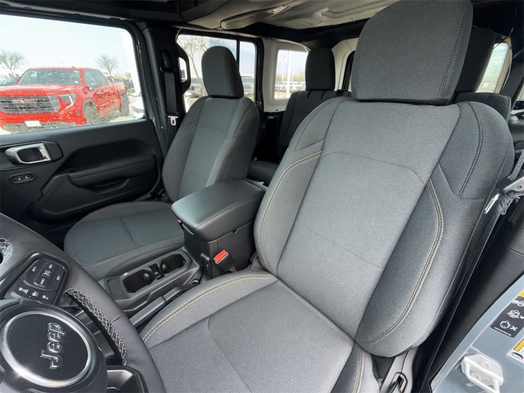 Thumbnail: 2025 Jeep Wrangler - 10