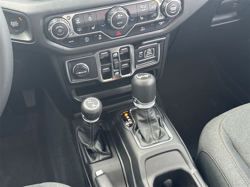 Thumbnail: 2025 Jeep Wrangler - 15