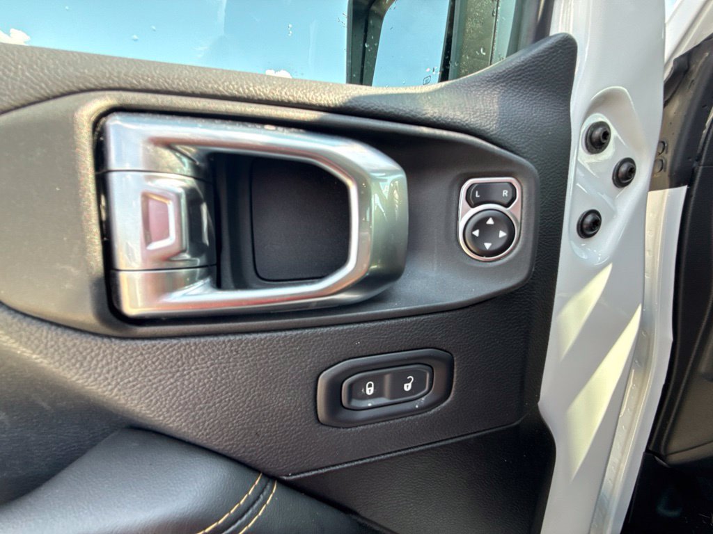 Thumbnail: 2025 Jeep Wrangler - 20