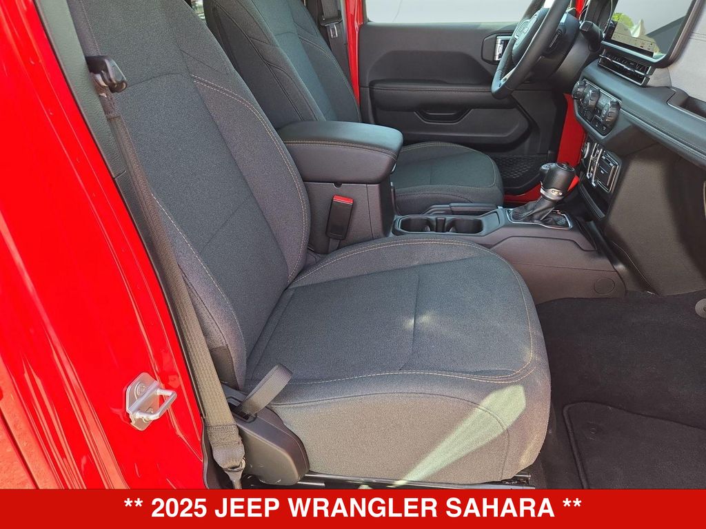 Thumbnail: 2025 Jeep Wrangler - 10