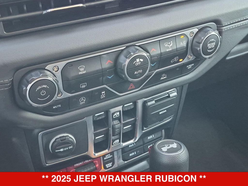 Thumbnail: 2025 Jeep Wrangler - 29