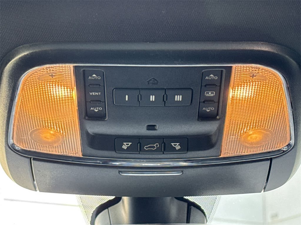 Thumbnail: 2019 Jeep Grand Cherokee - 22