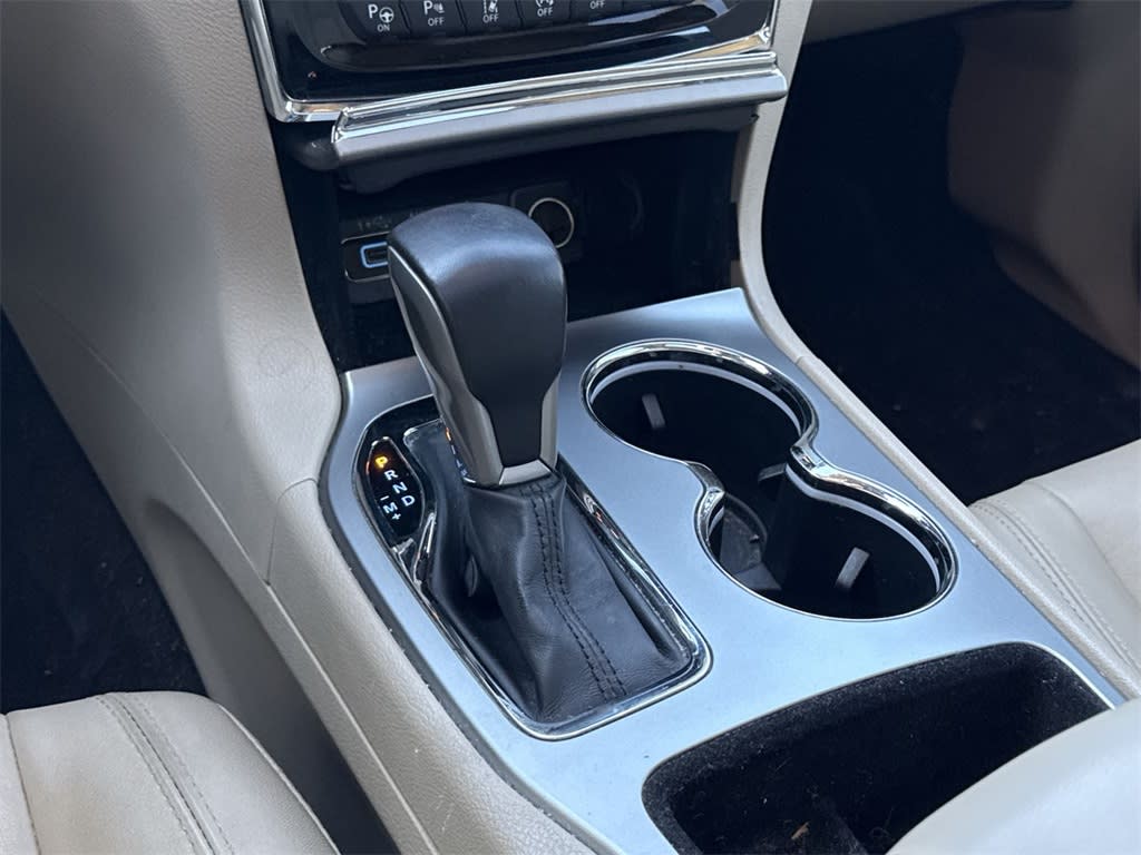 Thumbnail: 2020 Jeep Grand Cherokee - 15