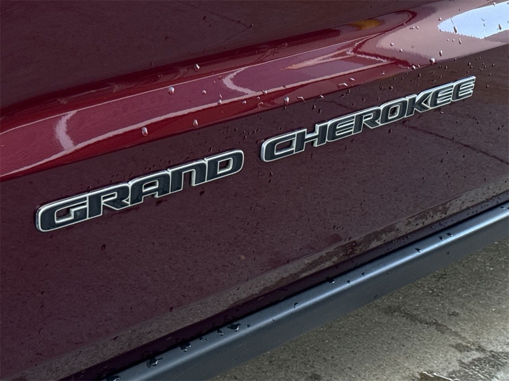 Thumbnail: 2020 Jeep Grand Cherokee - 20