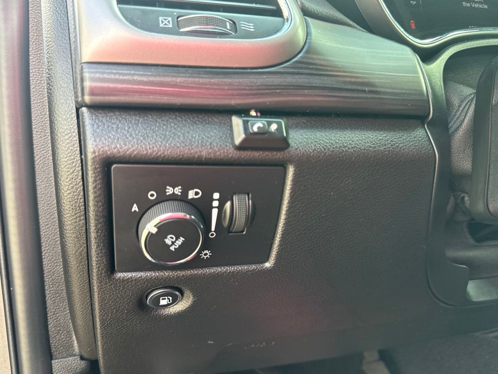 Thumbnail: 2020 Jeep Grand Cherokee - 30