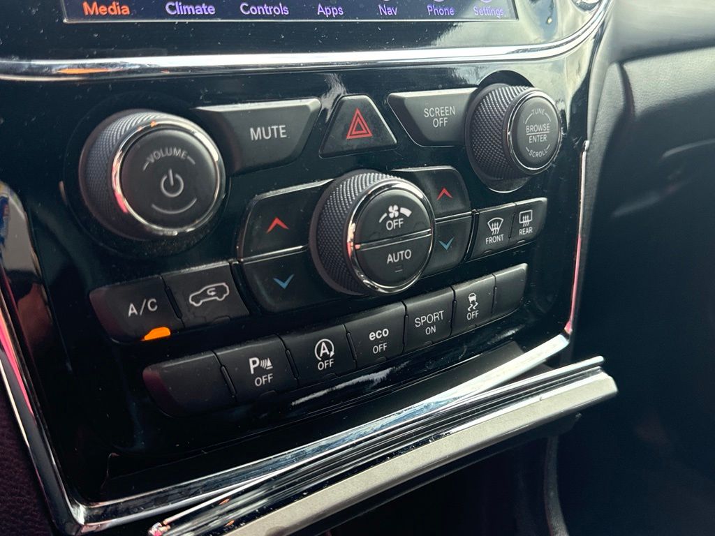 Thumbnail: 2020 Jeep Grand Cherokee - 27