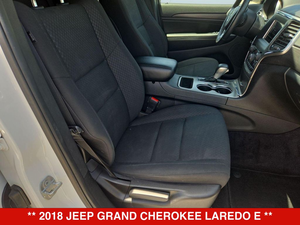 Thumbnail: 2018 Jeep Grand Cherokee - 12