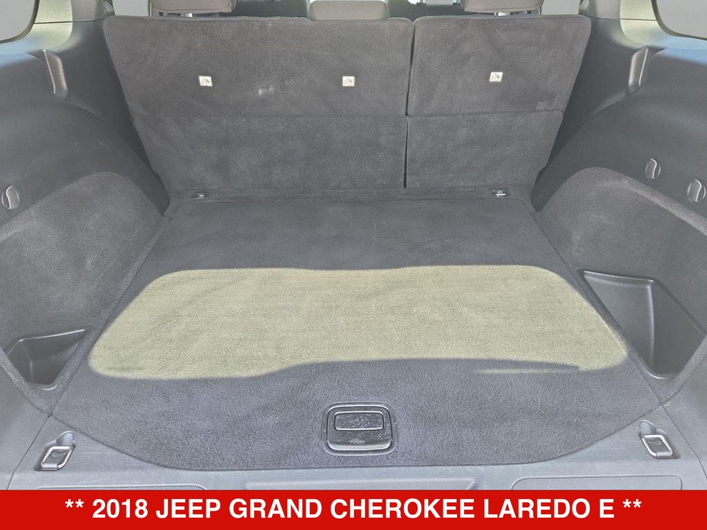 Thumbnail: 2018 Jeep Grand Cherokee - 18