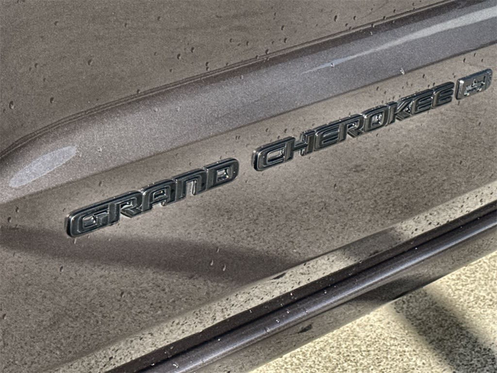 Thumbnail: 2021 Jeep Grand Cherokee - 19