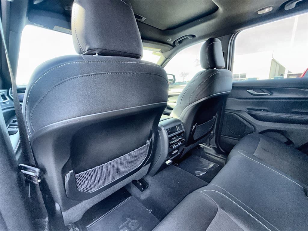 Thumbnail: 2026 Jeep Grand Cherokee - 13