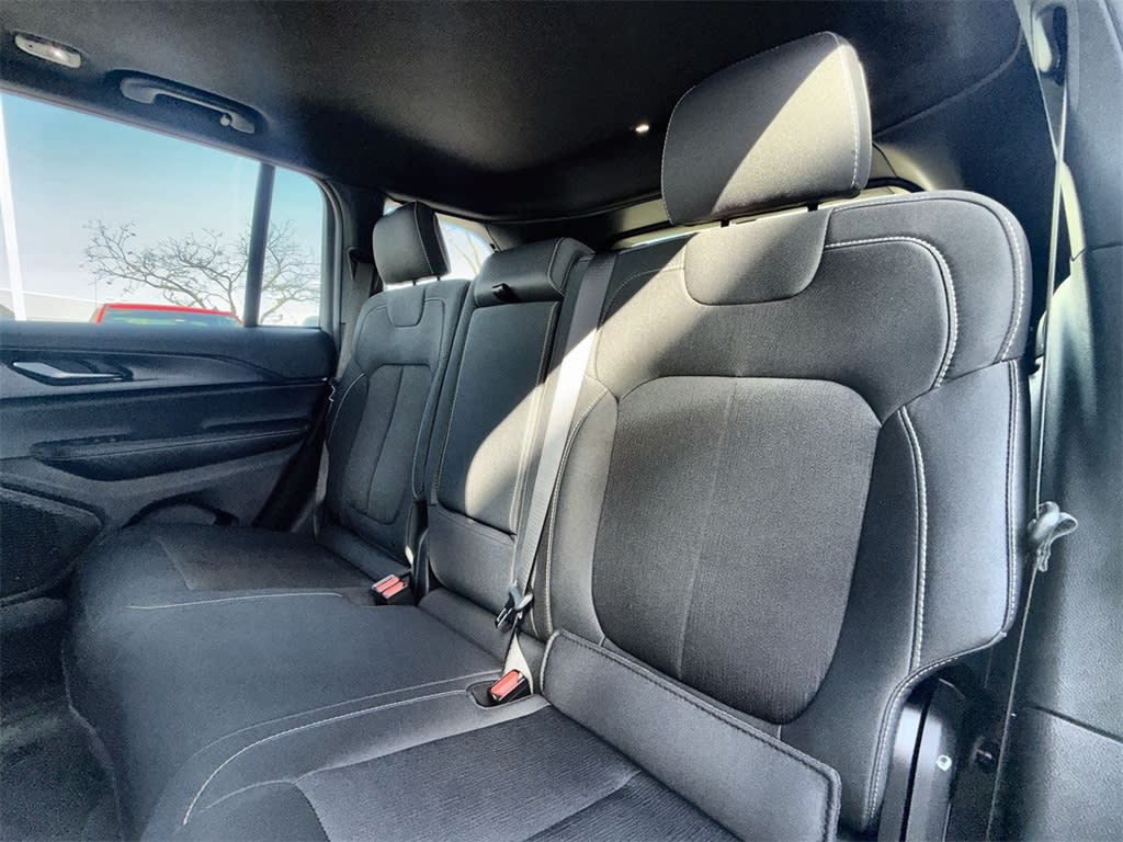 Thumbnail: 2026 Jeep Grand Cherokee - 21