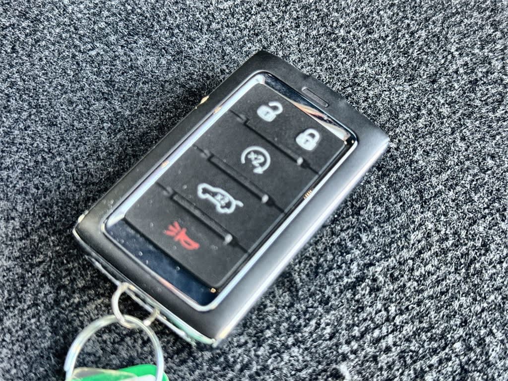 Thumbnail: 2026 Jeep Grand Cherokee - 18