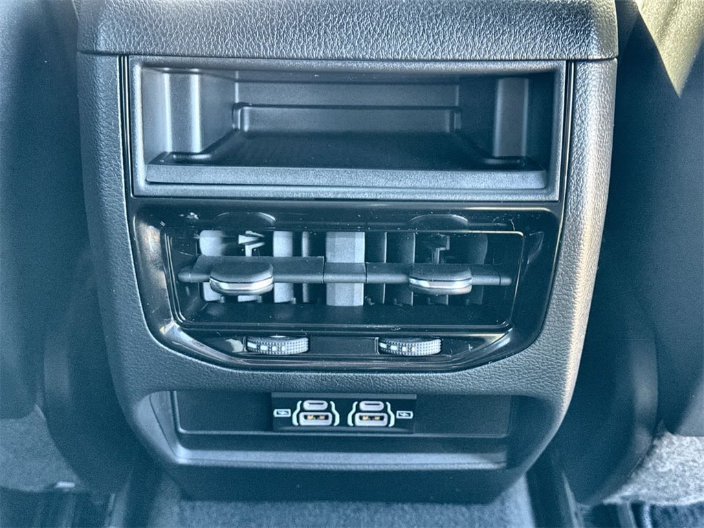 Thumbnail: 2025 Jeep Grand Cherokee - 24