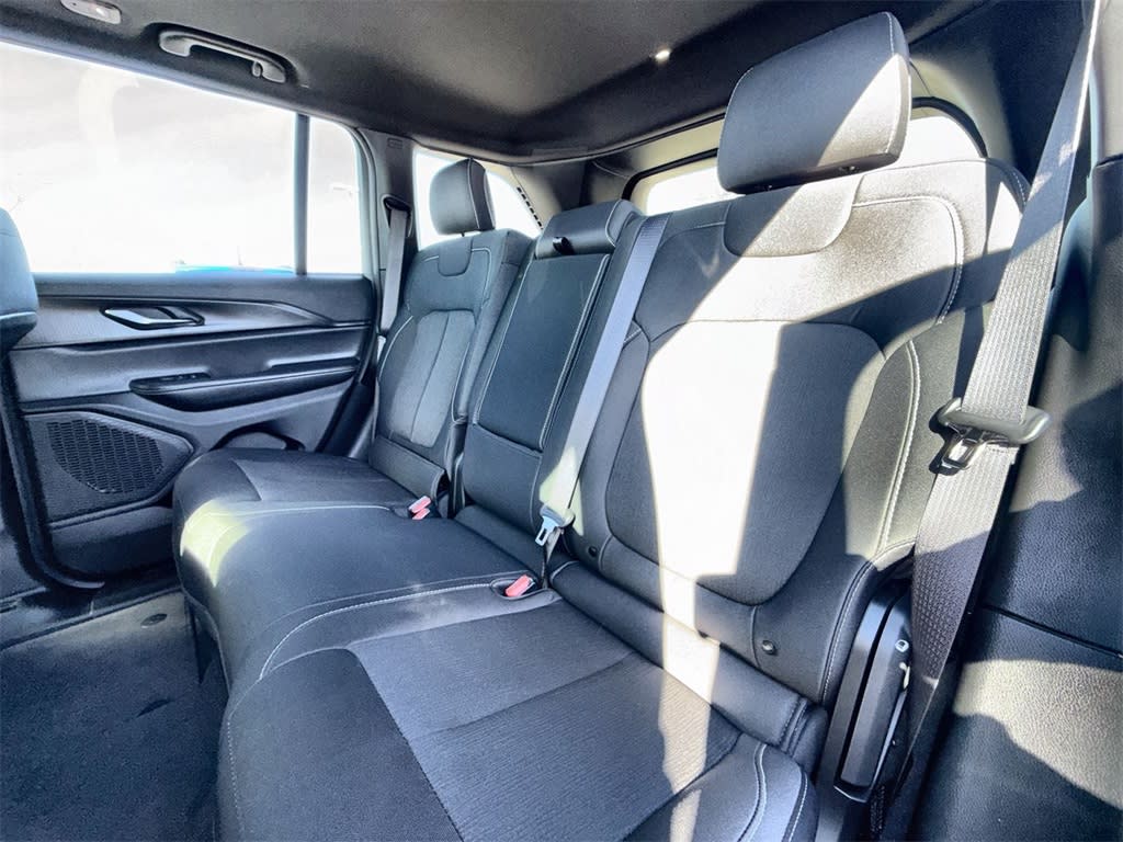 Thumbnail: 2025 Jeep Grand Cherokee - 21