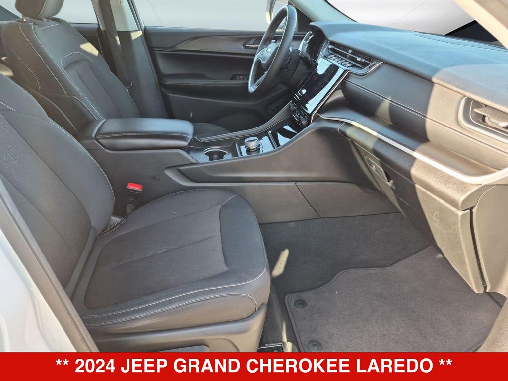 Thumbnail: 2024 Jeep Grand Cherokee - 11