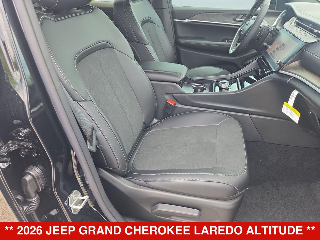 Thumbnail: 2026 Jeep Grand Cherokee - 11