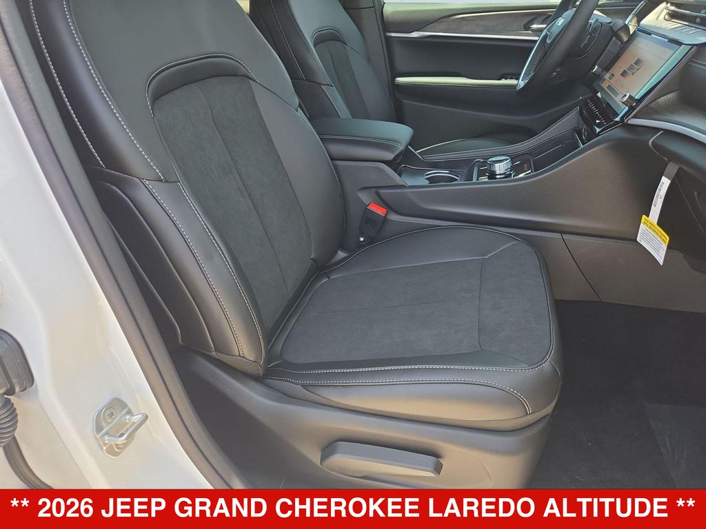 Thumbnail: 2026 Jeep Grand Cherokee - 12
