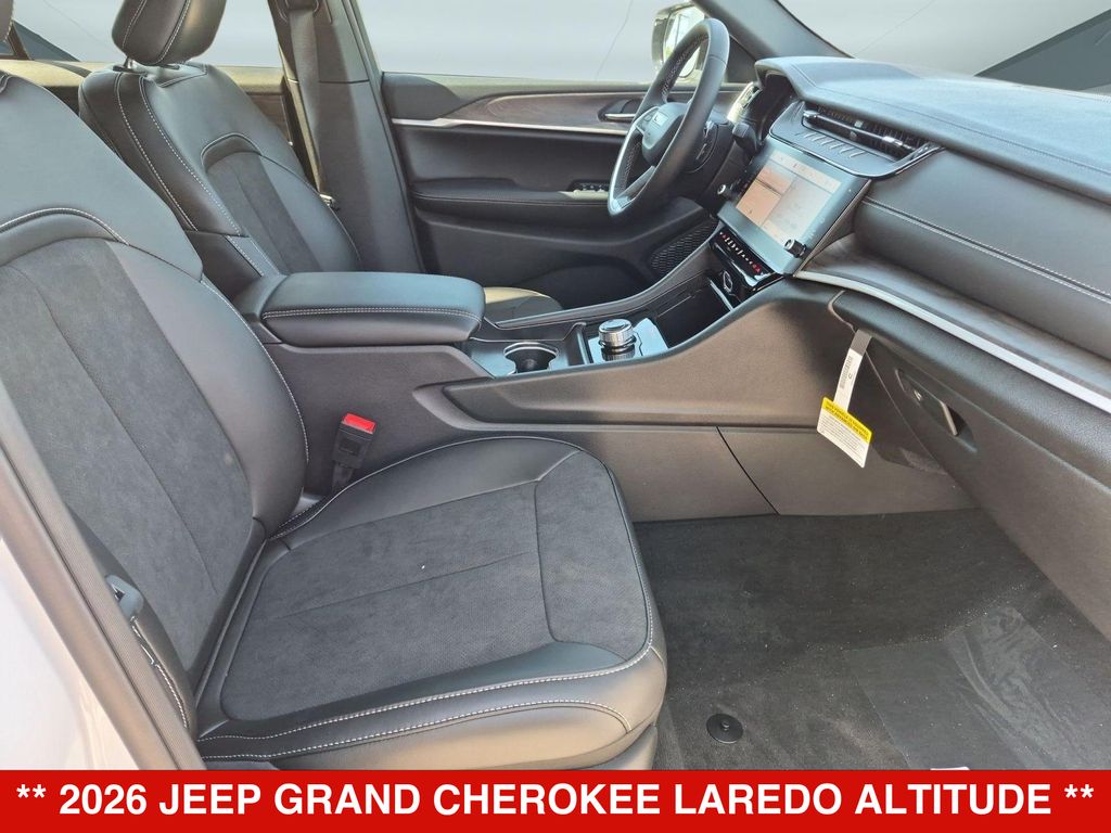 Thumbnail: 2026 Jeep Grand Cherokee - 12