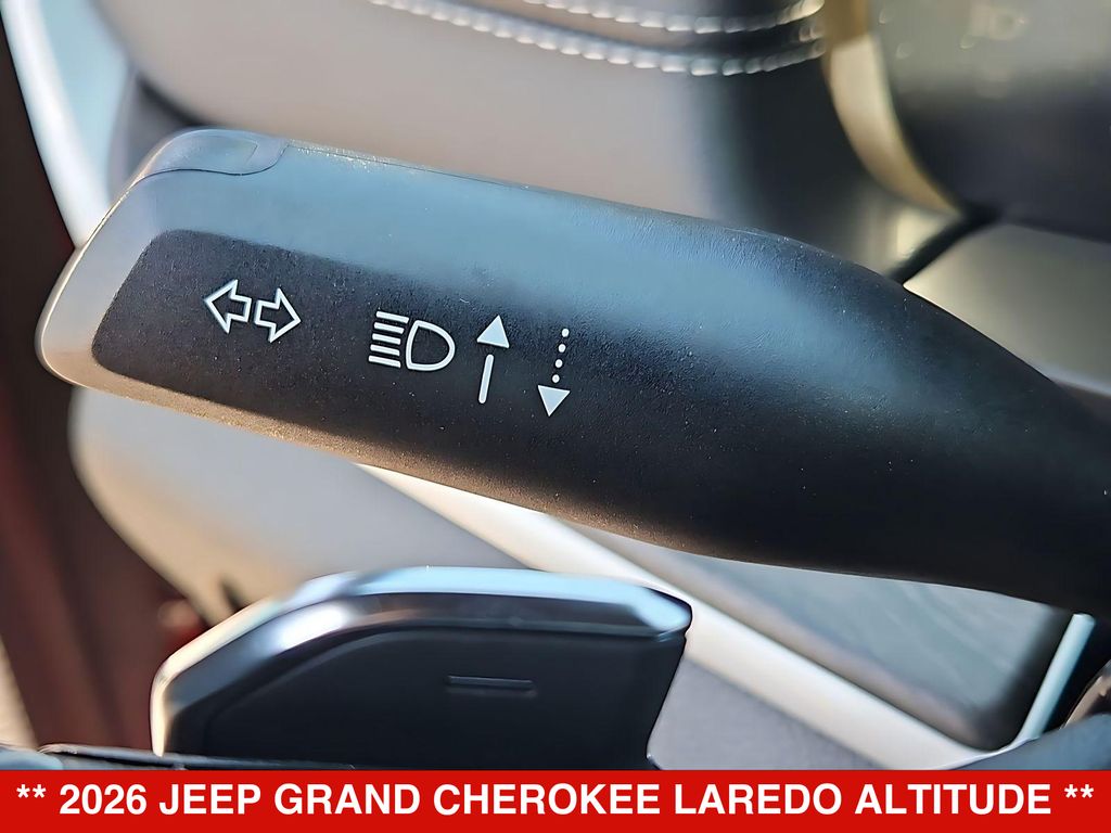 Thumbnail: 2026 Jeep Grand Cherokee - 32