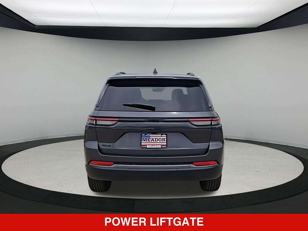 Thumbnail: 2026 Jeep Grand Cherokee - 22