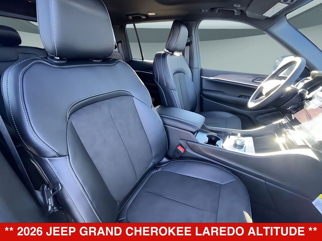 Thumbnail: 2026 Jeep Grand Cherokee - 20